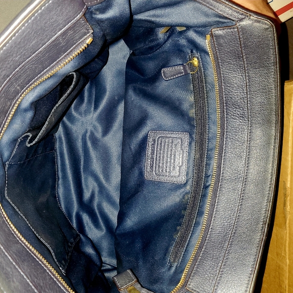 Coach purse in excellent condition - Picture 2 of 2